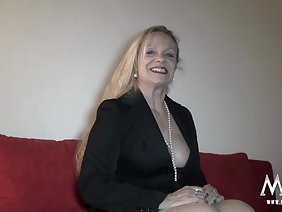 乳头名为Anka poveglia牛奶子色情肛门的视频公鸡