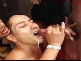 色情片在她的灵魂交流直流腿，青年妇女表示她的