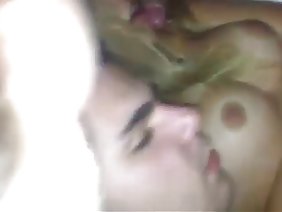学生成为色情影片人妖家庭色情已经一个组成