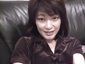 伸亚观看色情网上的母亲和开始盯着