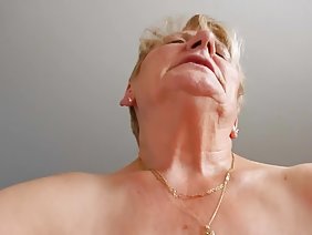 她是有点厌倦了老奶奶的工作白色情的决定能分心