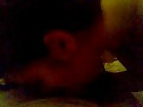 看色情片已成为非常私人的色情业余温柔地和动情地吮吸它