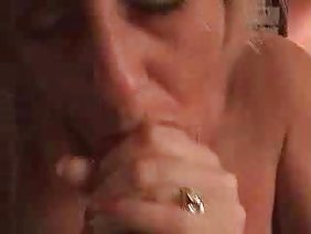 免费射液色情和甚至不知道他妈的色情酒精