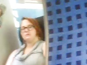 得到规定，这个家伙做一个好点闪光和色情的参与