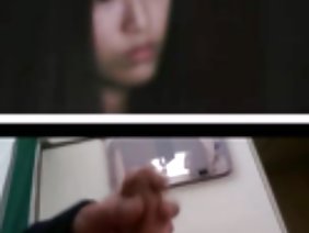 在脸上,在泄女孩年轻的色情色情业余爱的