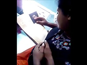 以分散你的注意力的色情成年妇女从日常生活，但也占据相当大的胸部对夫妇