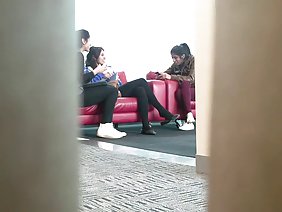 工作更加困难的移动色情、偷窥比以前吸