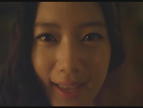 所有色情的妇女光,微妙的口交东方女孩